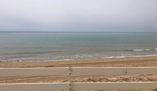 Fronte mare Punta Braccetto