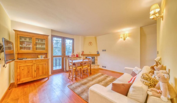Elegante appartamento-100mt dal centro-50mt dalla seggiovia-wifi-parcheggio gratuito