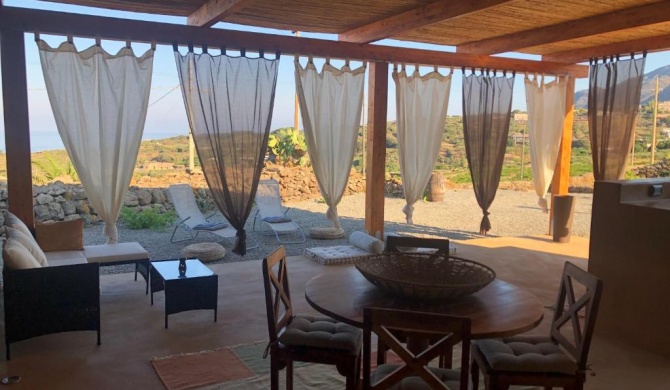 Dammuso Rekhale con vista mare