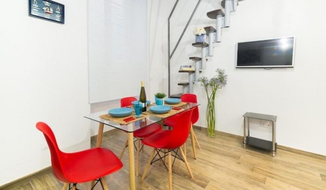 Miniloft Rosso · Mini-Loft Sanremo Centro. Wifi & Aria condizionata