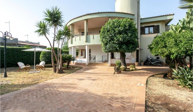 Beautiful home in Siracusa with WiFi and 3 Bedrooms